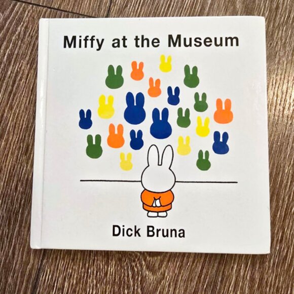 Miffy at the Museum Toddler Book by Dick Bruna Vintage 1997 Minimalist Design - Picture 1 of 6
